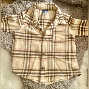 Old Navy
Matching Long-sleeve plaid pocket shirt for baby
White plaid
3-6M